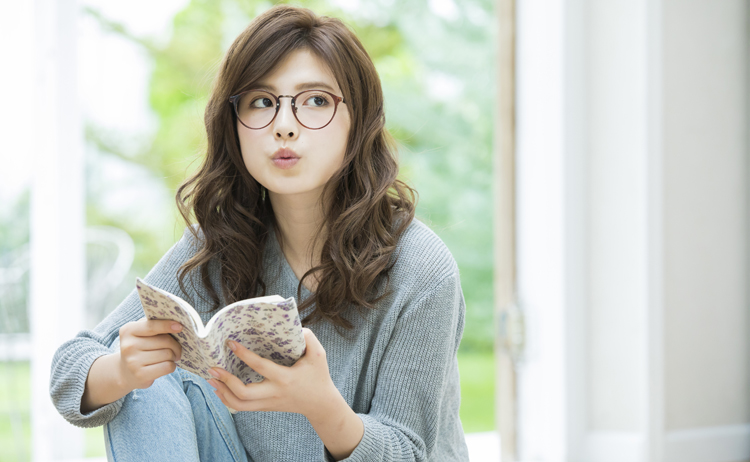 おうちメガネ 女性にオススメしたい 快適おうち時間 眼鏡テク メガネのイタガキ